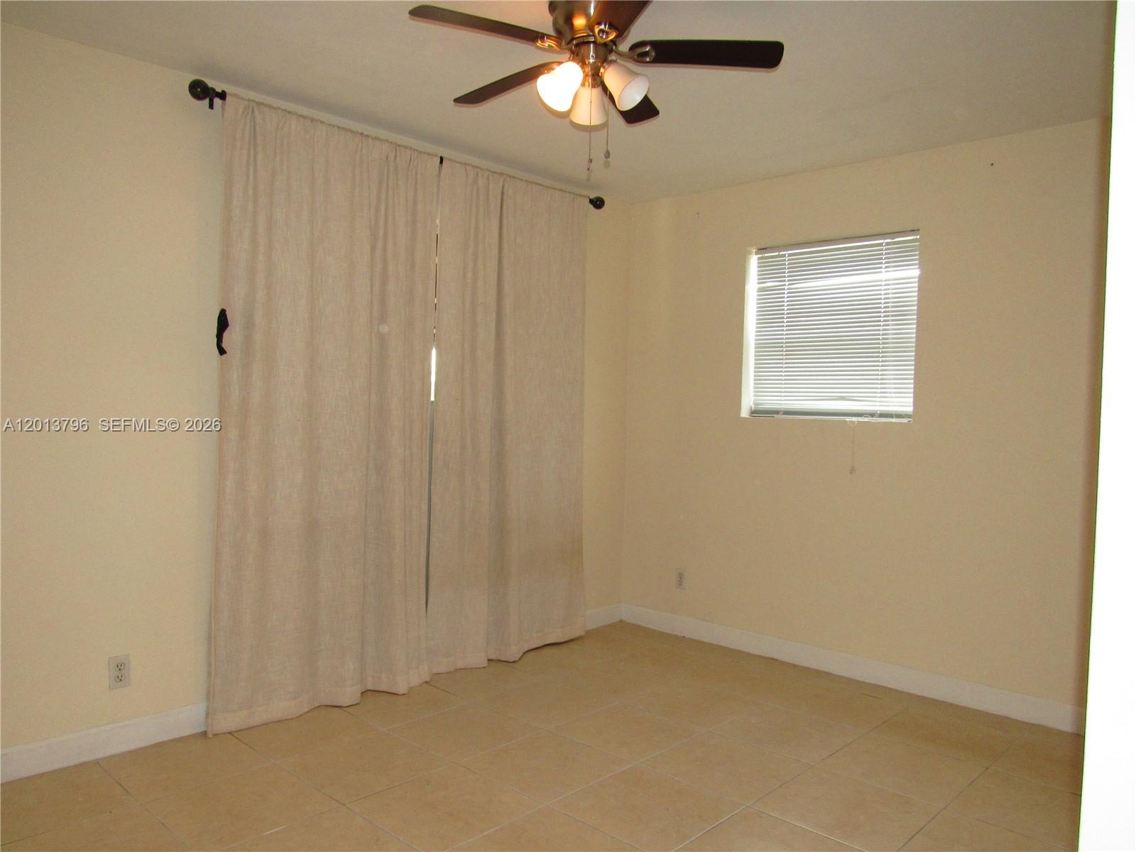 BREEZYWAY MANOR SECOND AD - Residential