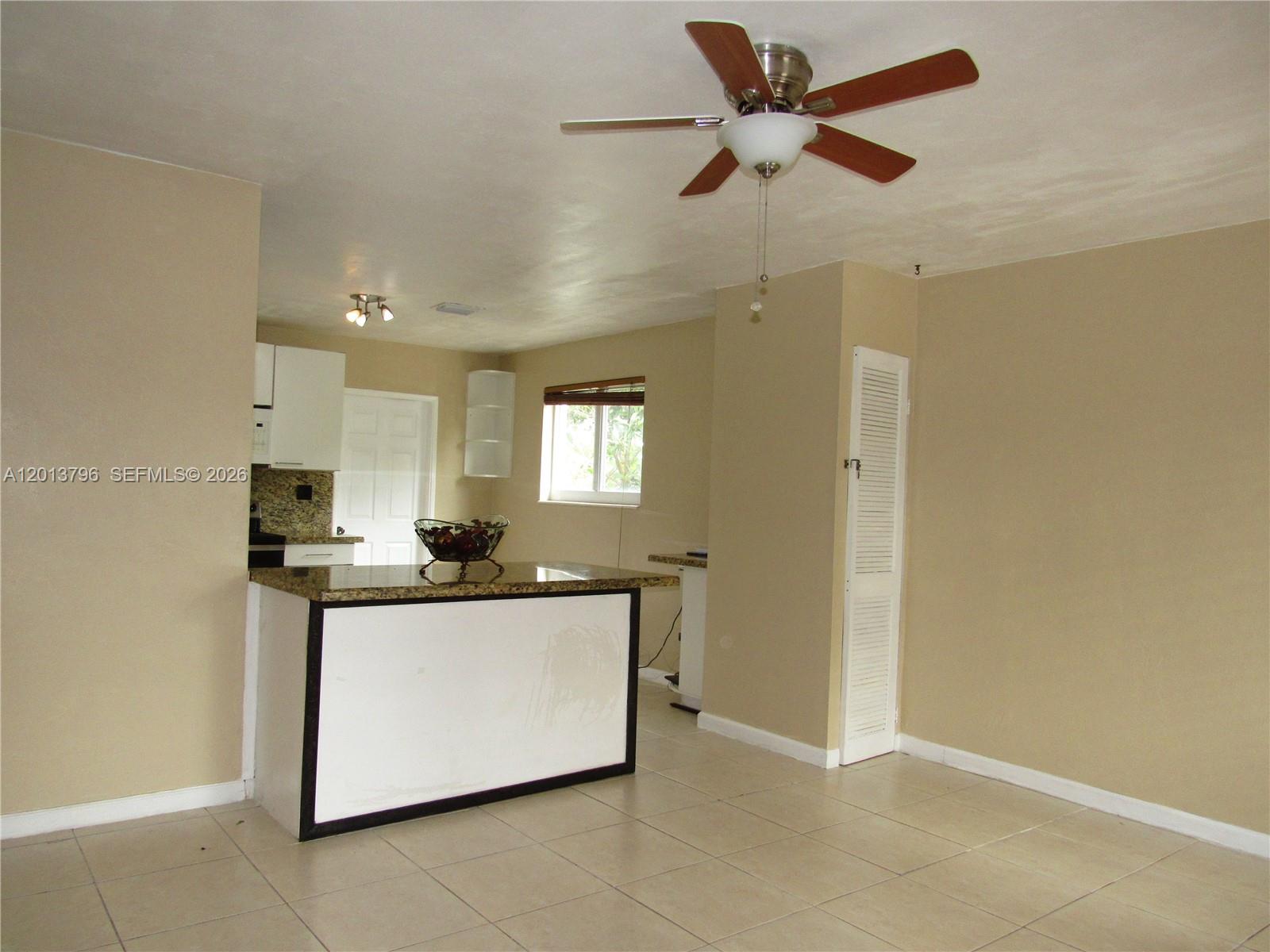 BREEZYWAY MANOR SECOND AD - Residential