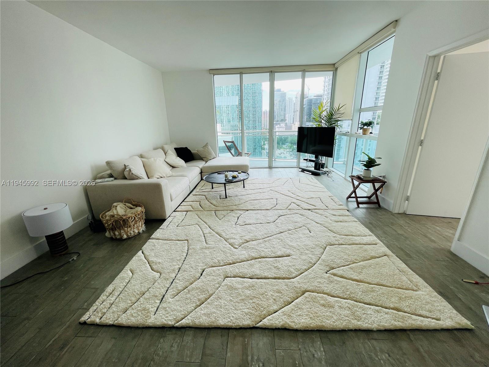 THE PLAZA 901 BRICKELL CO - Residential