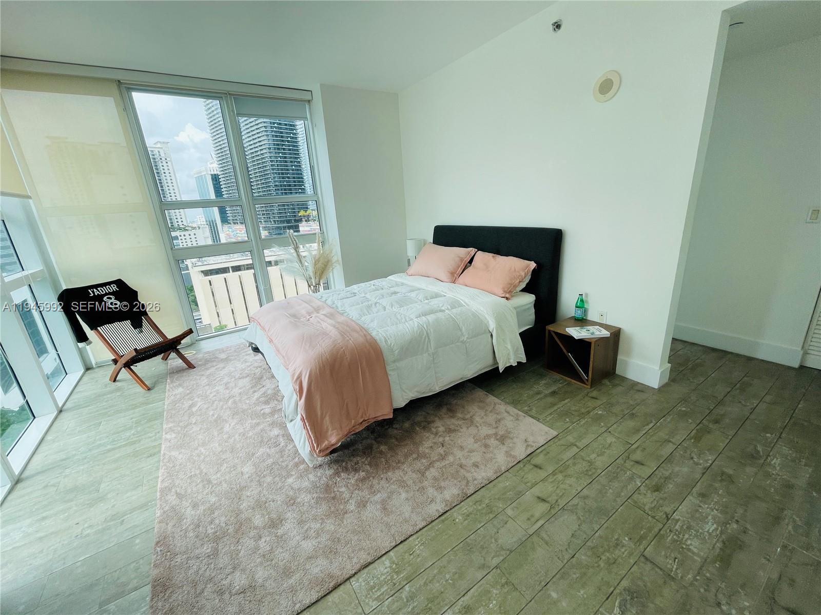 THE PLAZA 901 BRICKELL CO - Residential