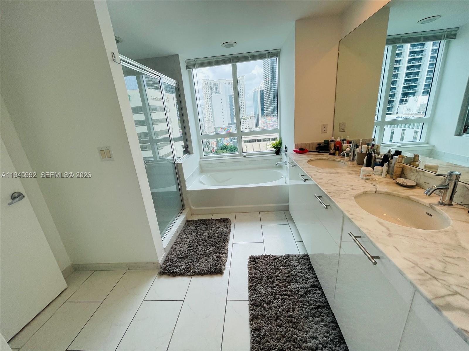 THE PLAZA 901 BRICKELL CO - Residential