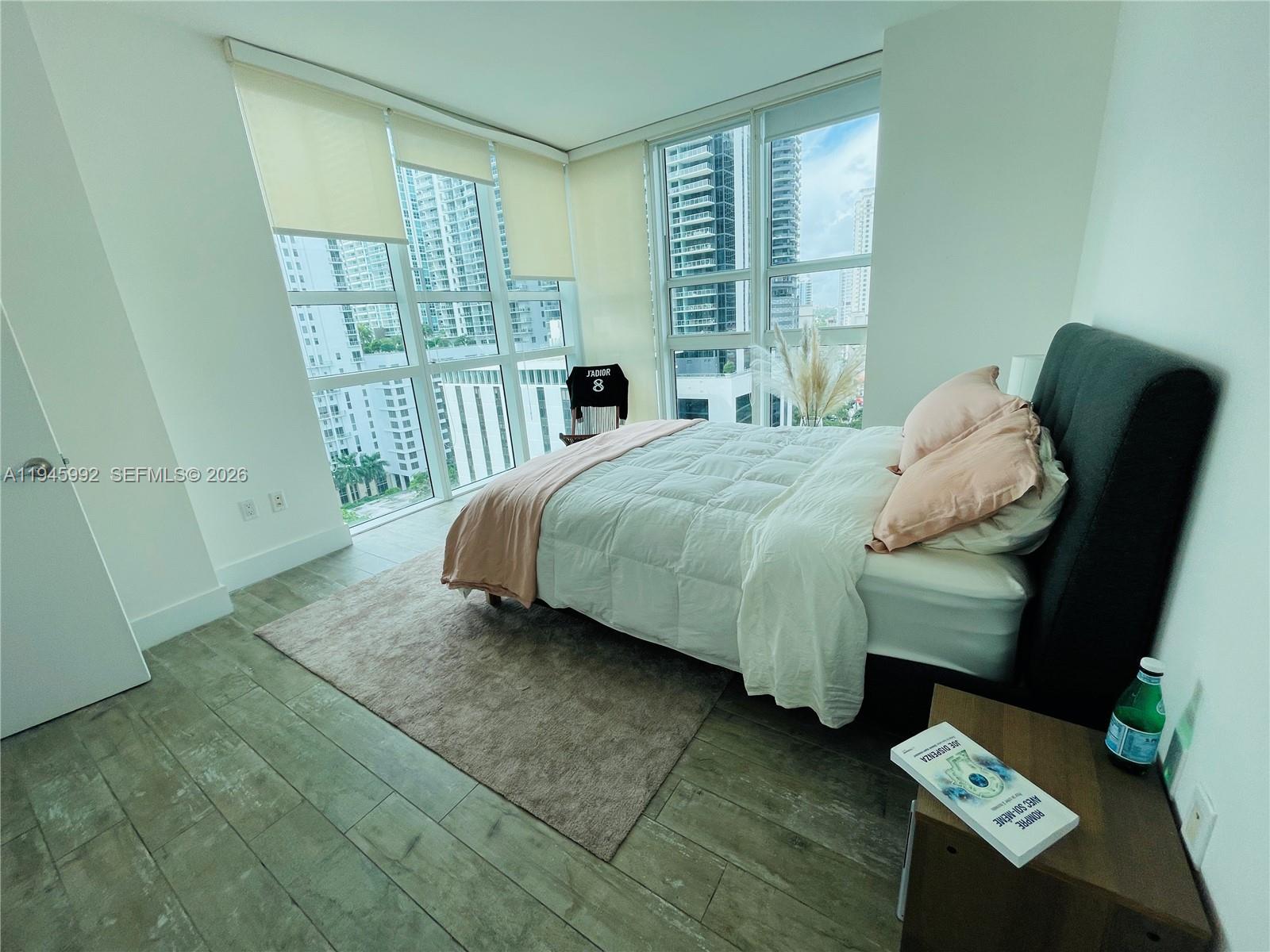 THE PLAZA 901 BRICKELL CO - Residential