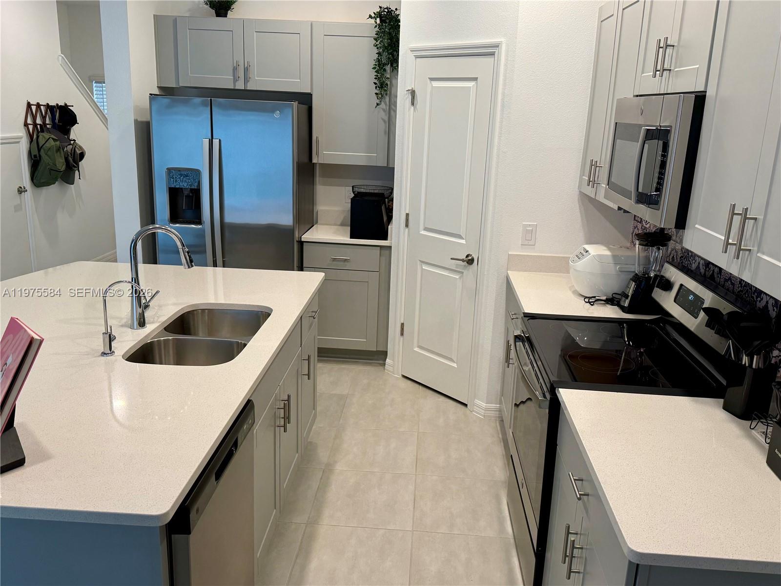 THE TOWNHOMES AT BELLALAGO - Residential