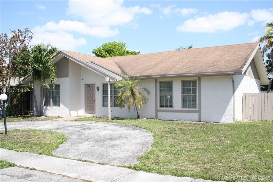 Nicely renovated 4 bedroom 2 bathroom house on a huge corner lot. New kitchen, baths and AC. Washer/Dryer in Laundry room. Unique Mediterranean Tile throughout and wood floor in bedrooms. Fast Approval!!