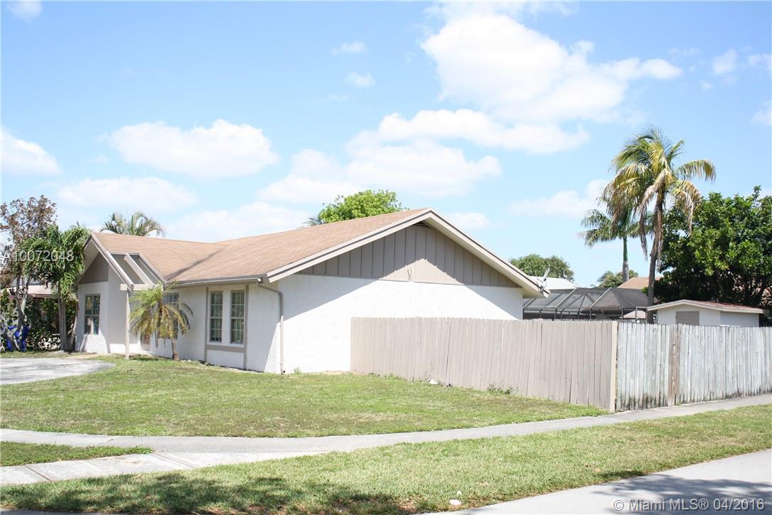 North Lauderdale Village - Residential Lease