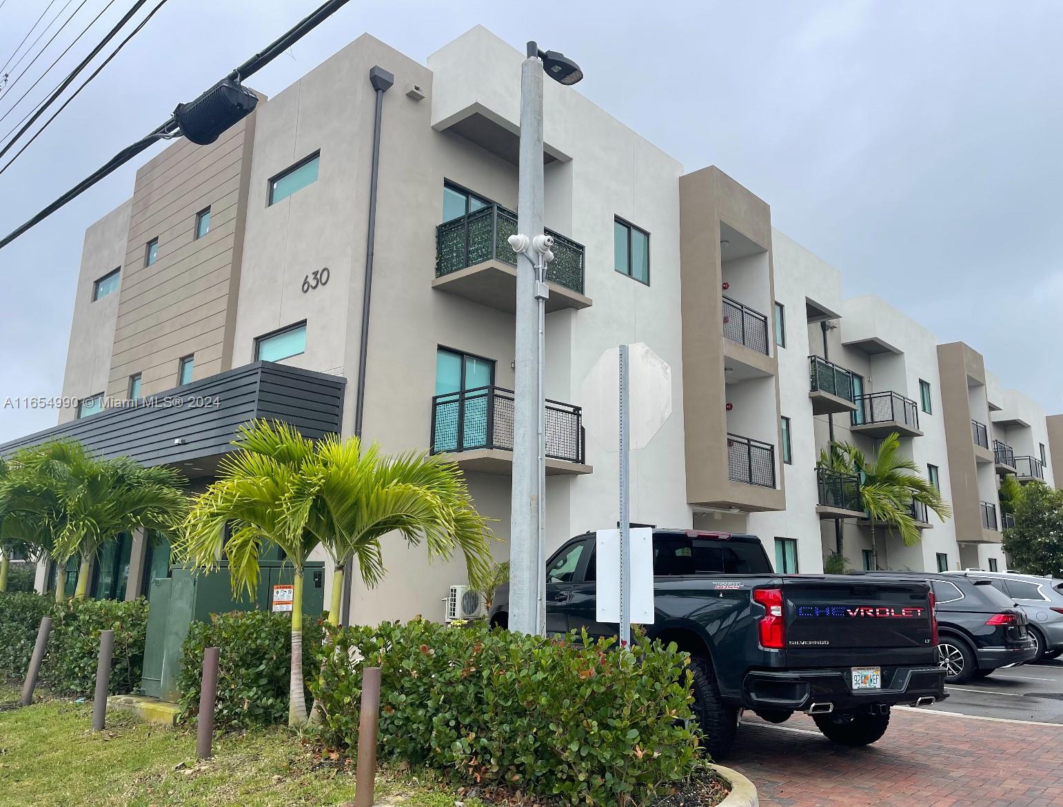 Rental Property at 630 W 18th St 109, Hialeah, Miami-Dade County, Florida - Bedrooms: 1 
Bathrooms: 1  - $1,875 MO.