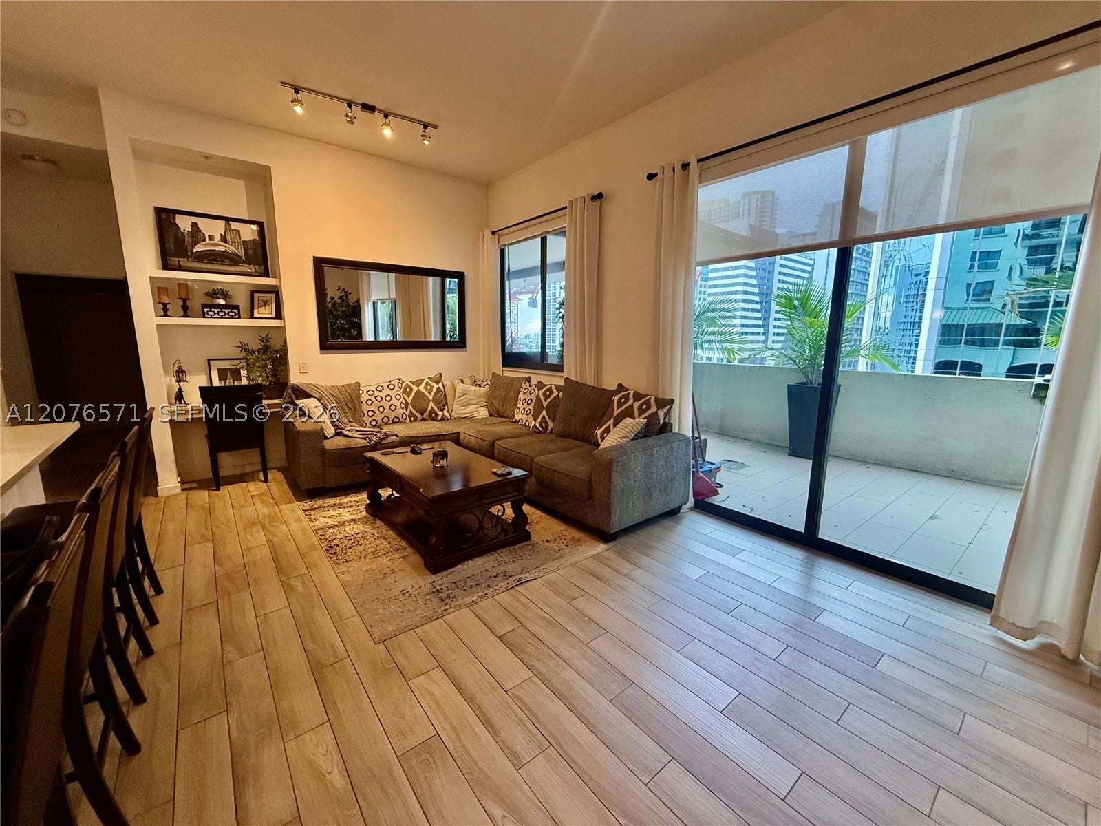 999 SW 1st Ave 1114