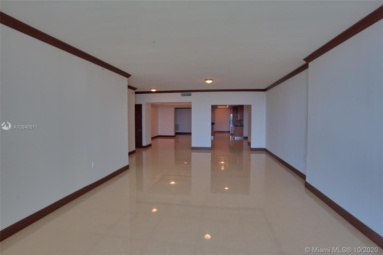 LUNA OCEAN RESIDENCES - Residential