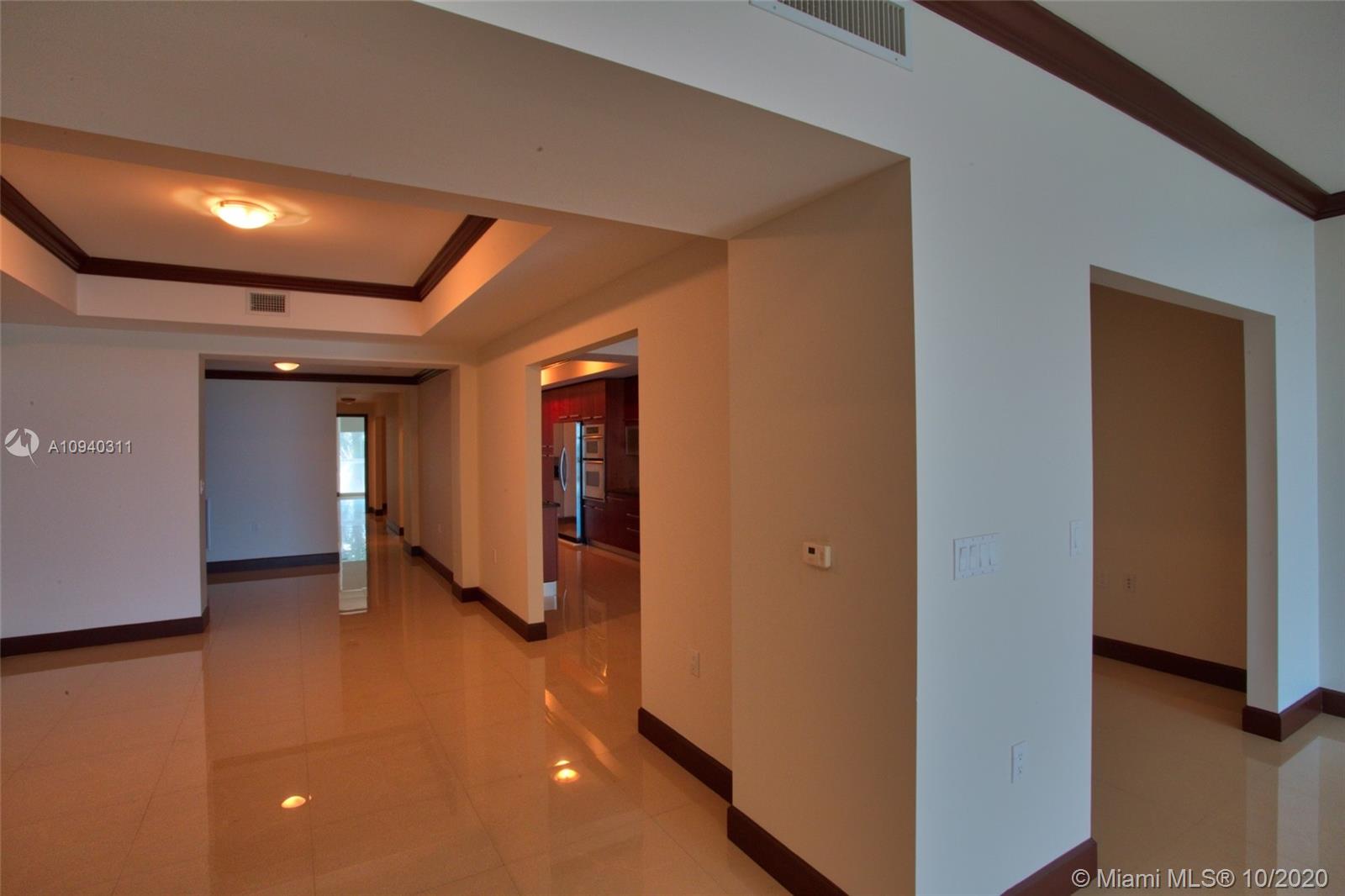 LUNA OCEAN RESIDENCES - Residential