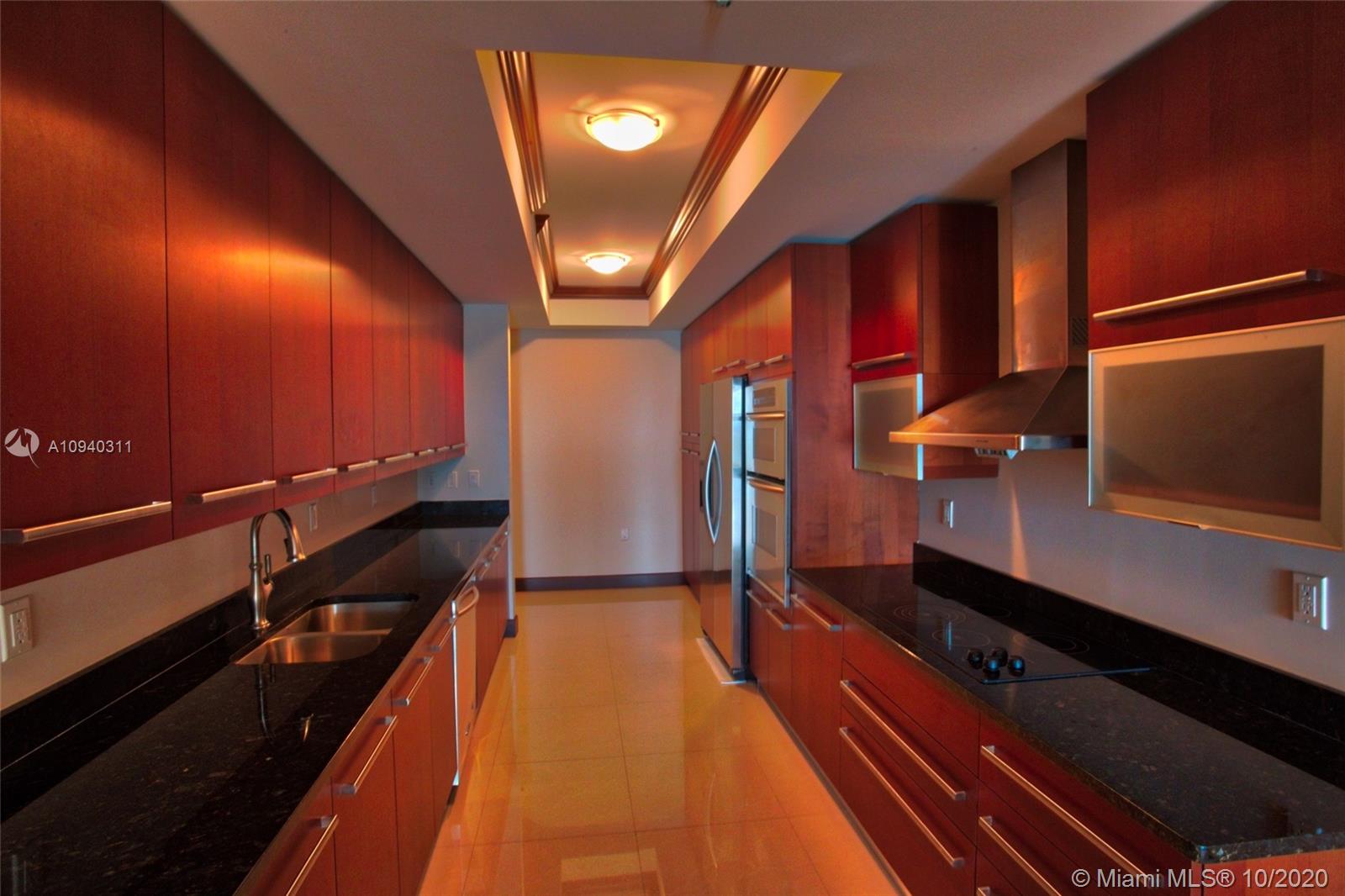 LUNA OCEAN RESIDENCES - Residential