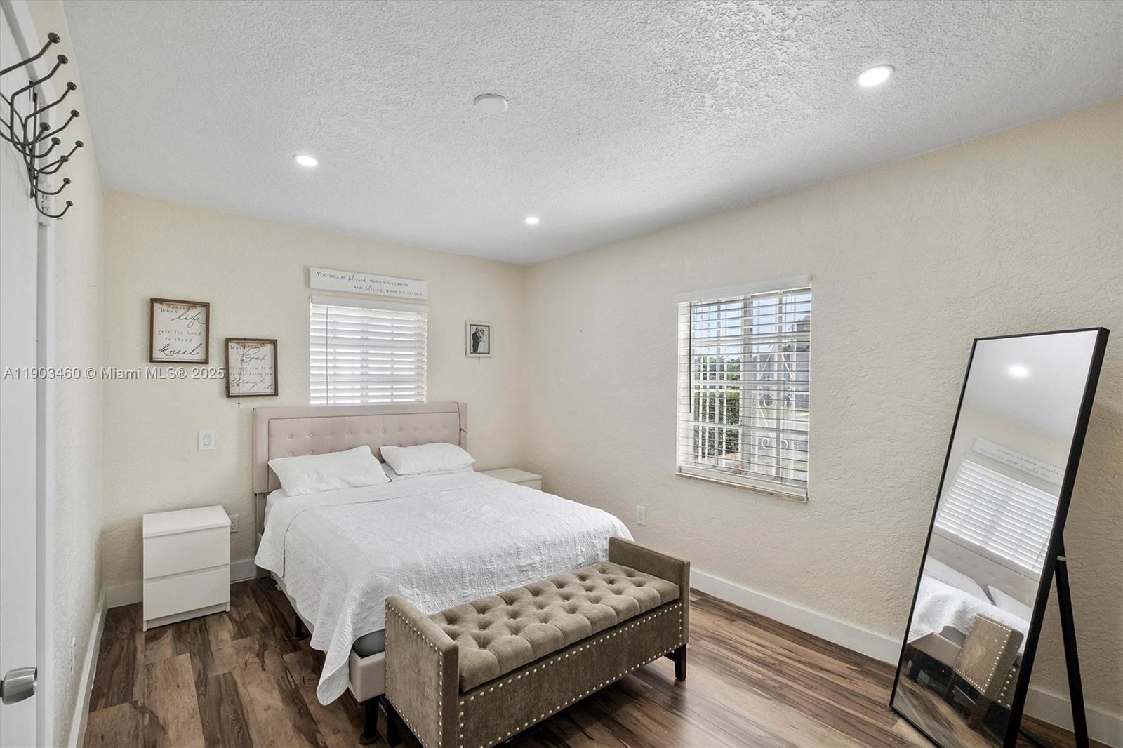 TAMIAMI GARDENS - Residential