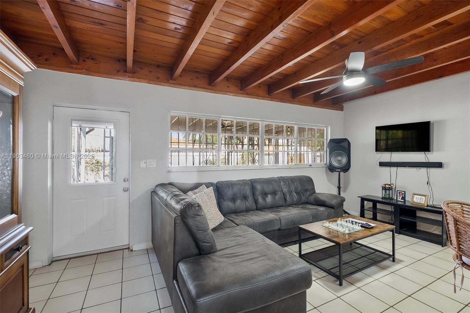 TAMIAMI GARDENS - Residential