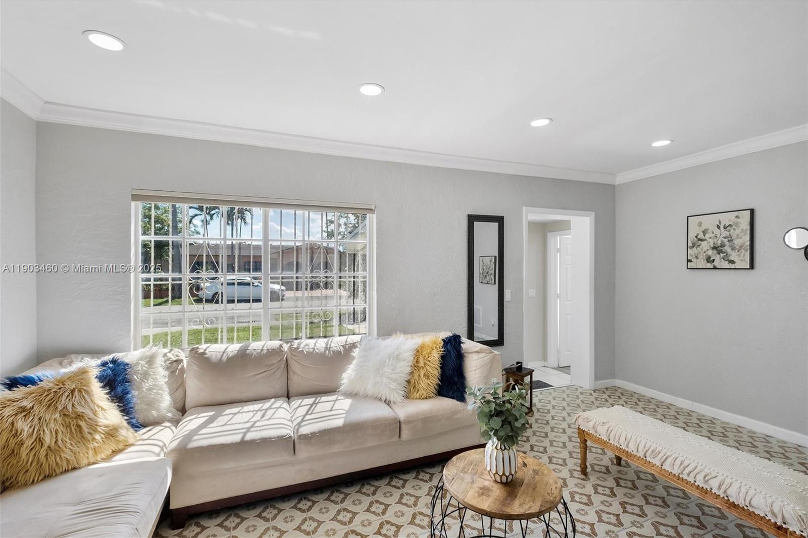 TAMIAMI GARDENS - Residential