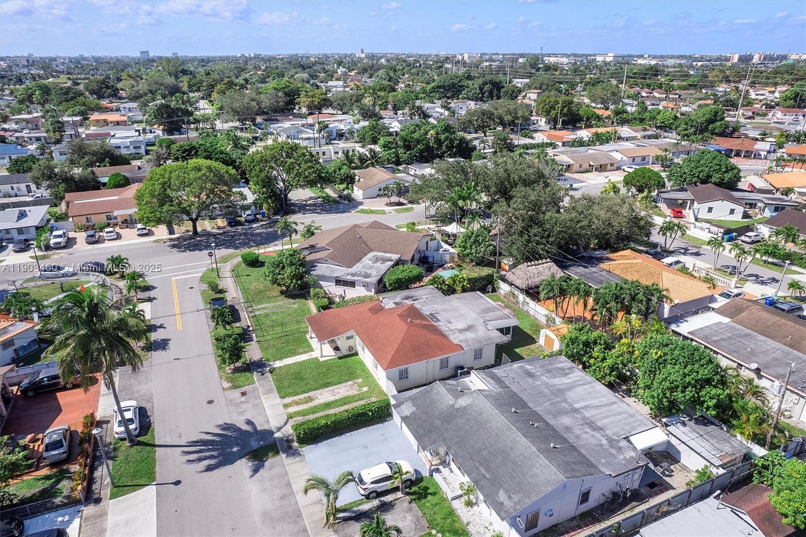 TAMIAMI GARDENS - Residential