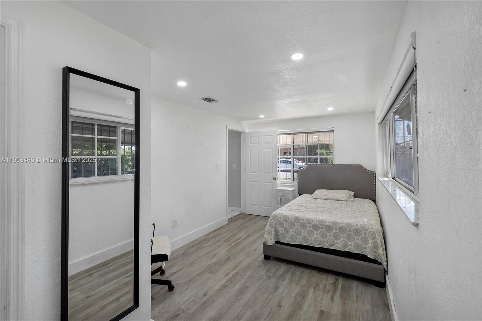 TAMIAMI GARDENS - Residential