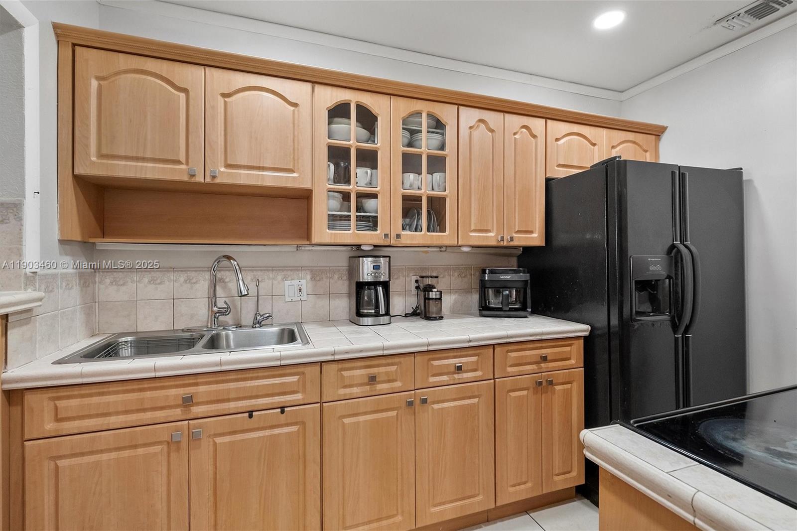 TAMIAMI GARDENS - Residential