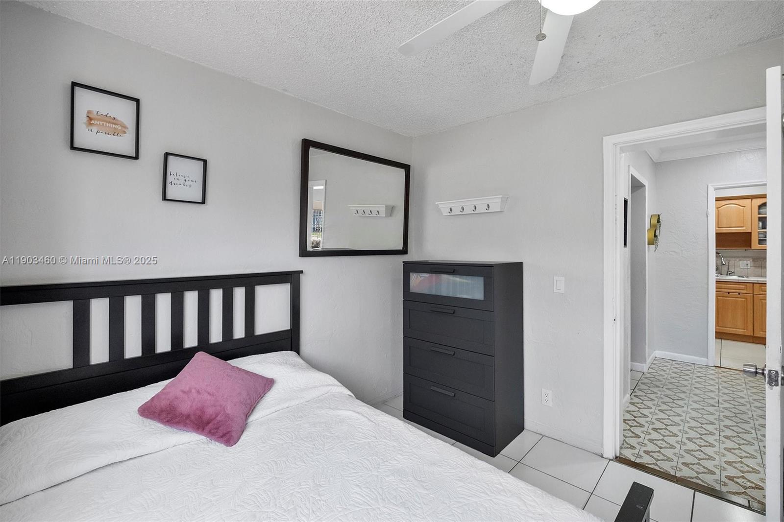 TAMIAMI GARDENS - Residential