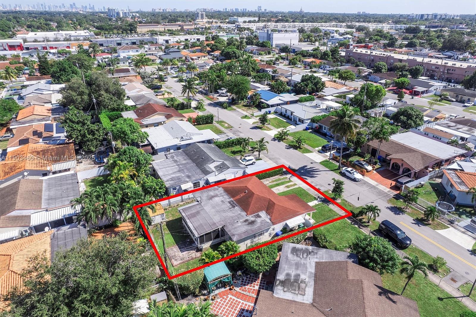 TAMIAMI GARDENS - Residential