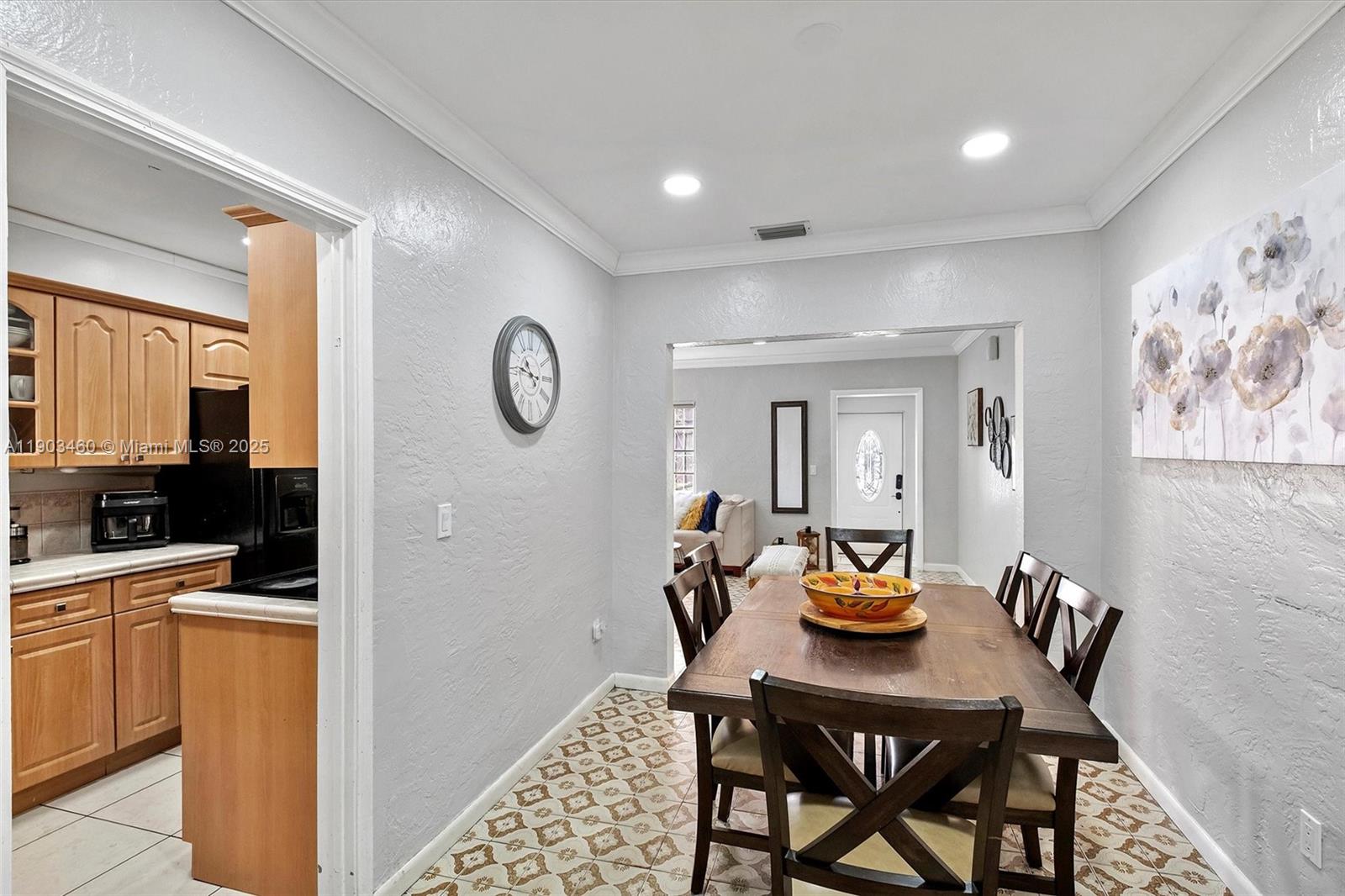 TAMIAMI GARDENS - Residential