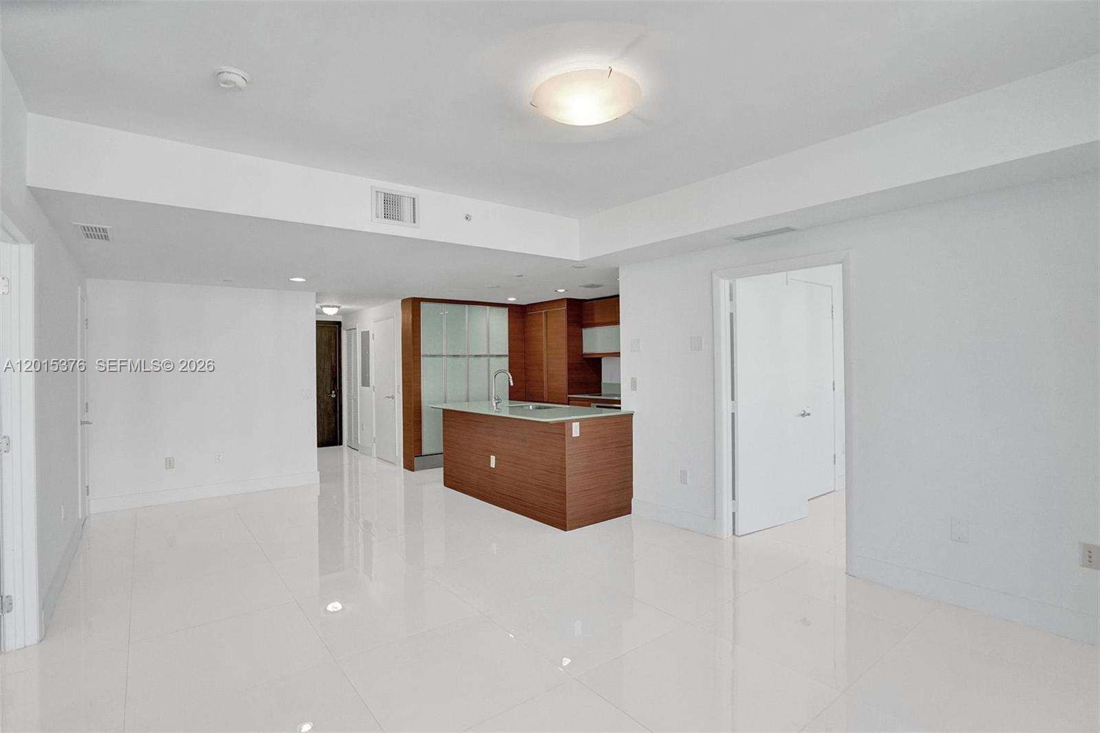 MEI CONDO - Residential Lease