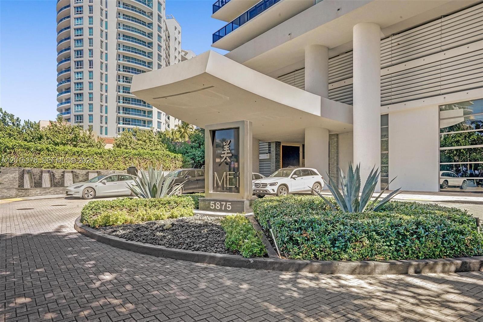 5875 Collins Ave 1803