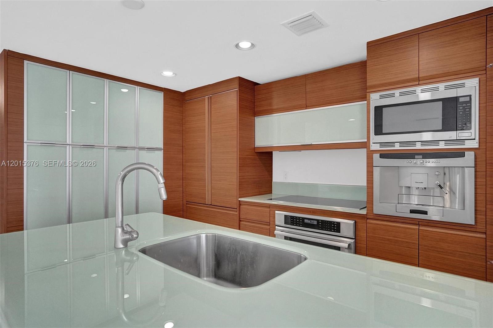 MEI CONDO - Residential Lease