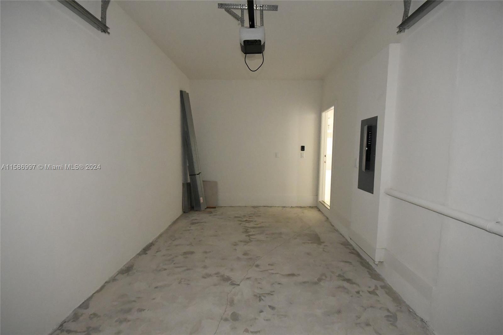 DORAL PALMS NORTH - Residential Lease