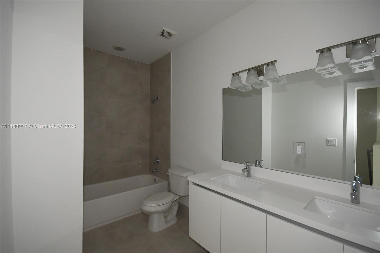 DORAL PALMS NORTH - Residential Lease