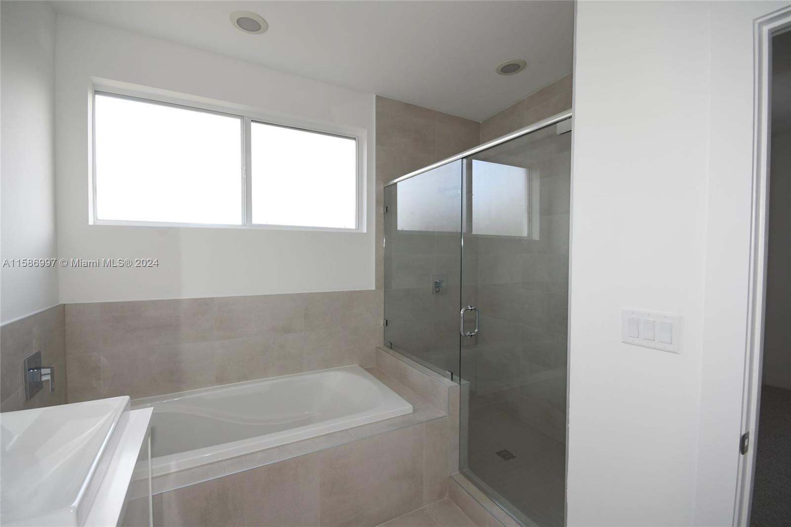 DORAL PALMS NORTH - Residential Lease
