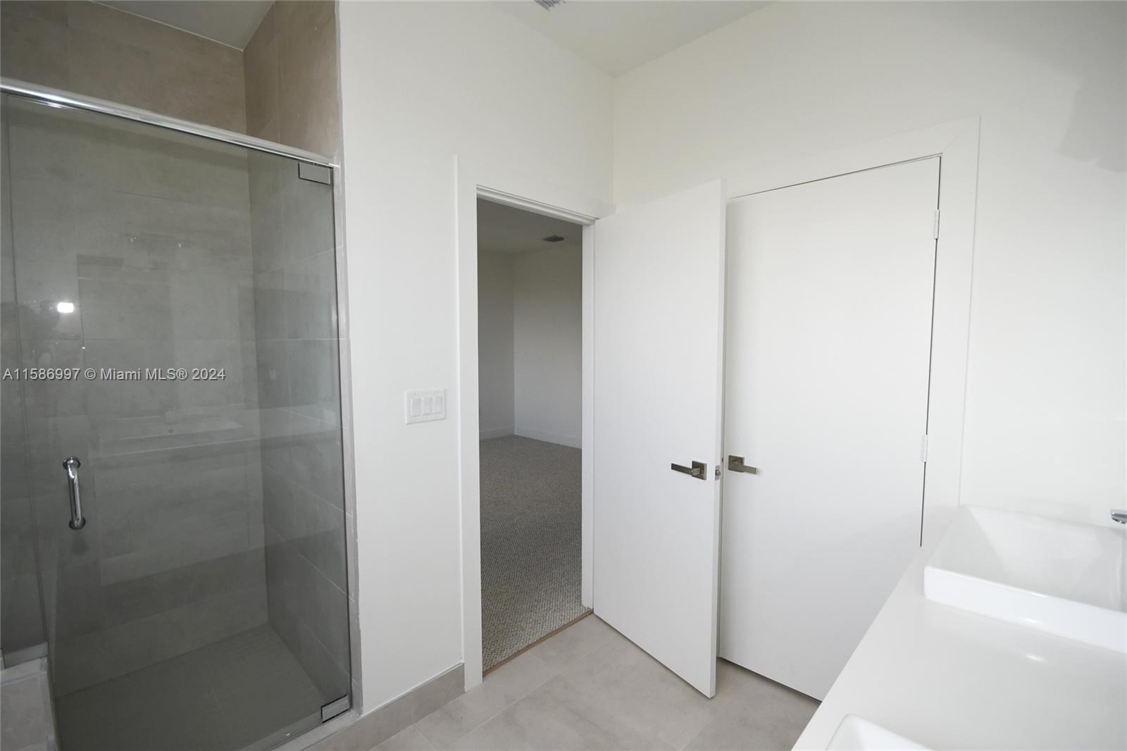 DORAL PALMS NORTH - Residential Lease
