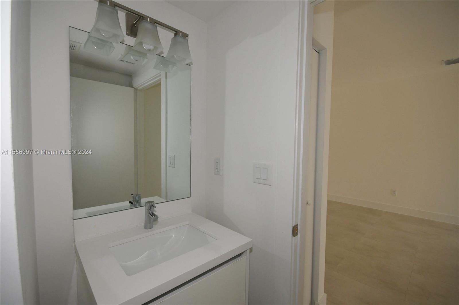DORAL PALMS NORTH - Residential Lease