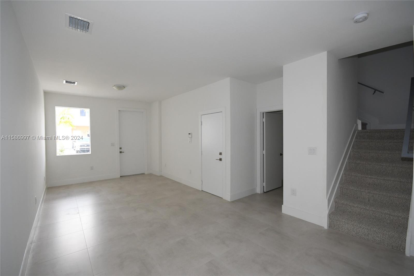 DORAL PALMS NORTH - Residential Lease