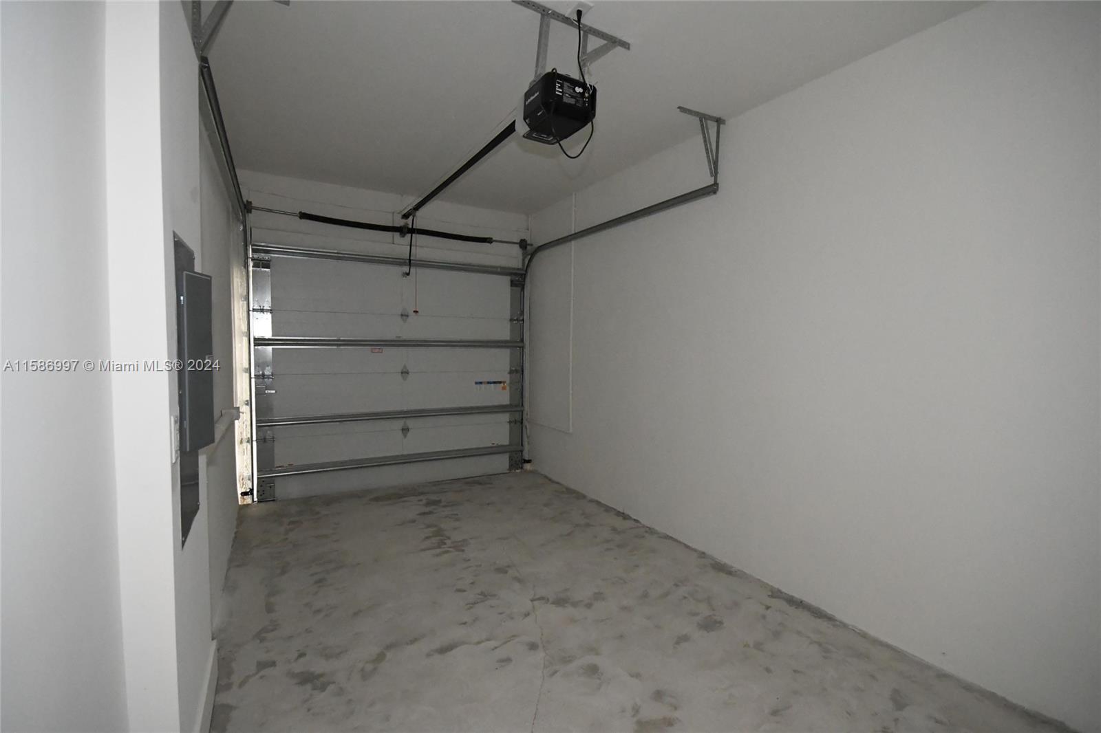 DORAL PALMS NORTH - Residential Lease