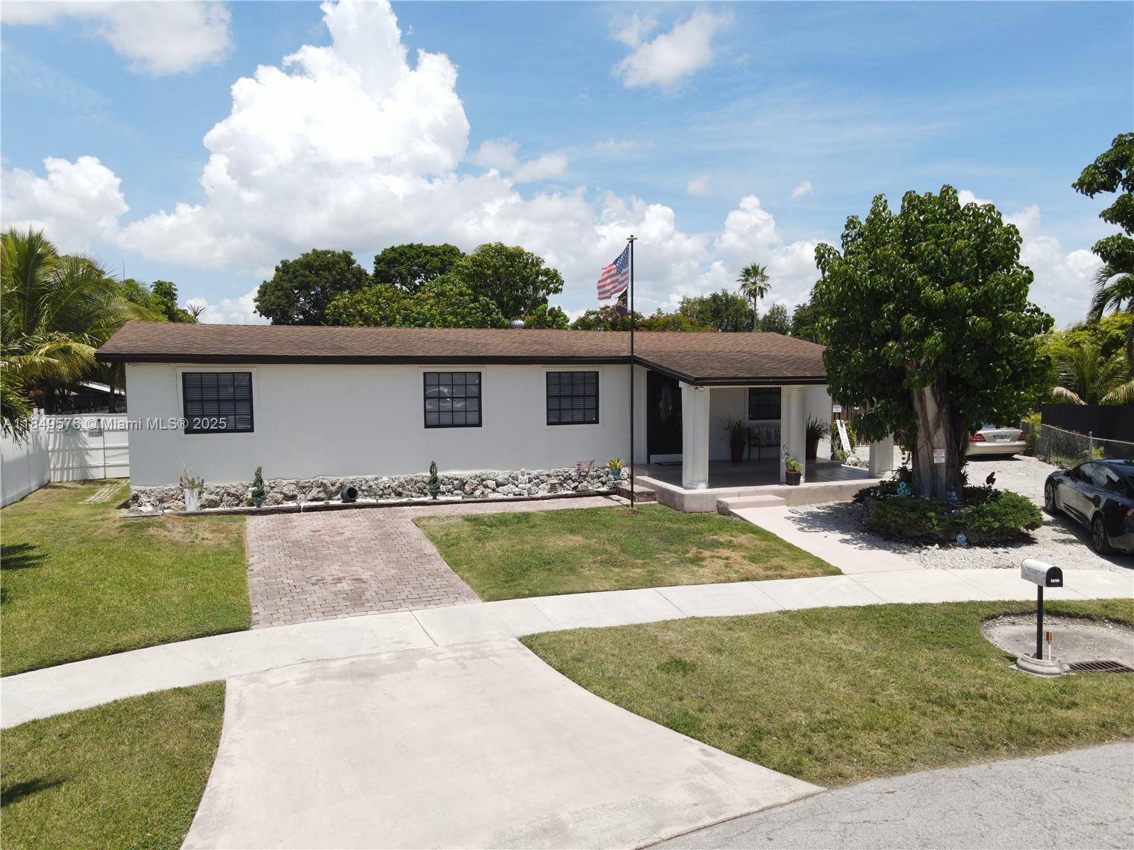 9971 SW 198th St, Cutler Bay, FL, 33157/$700,000 1 9971 SW 198th St