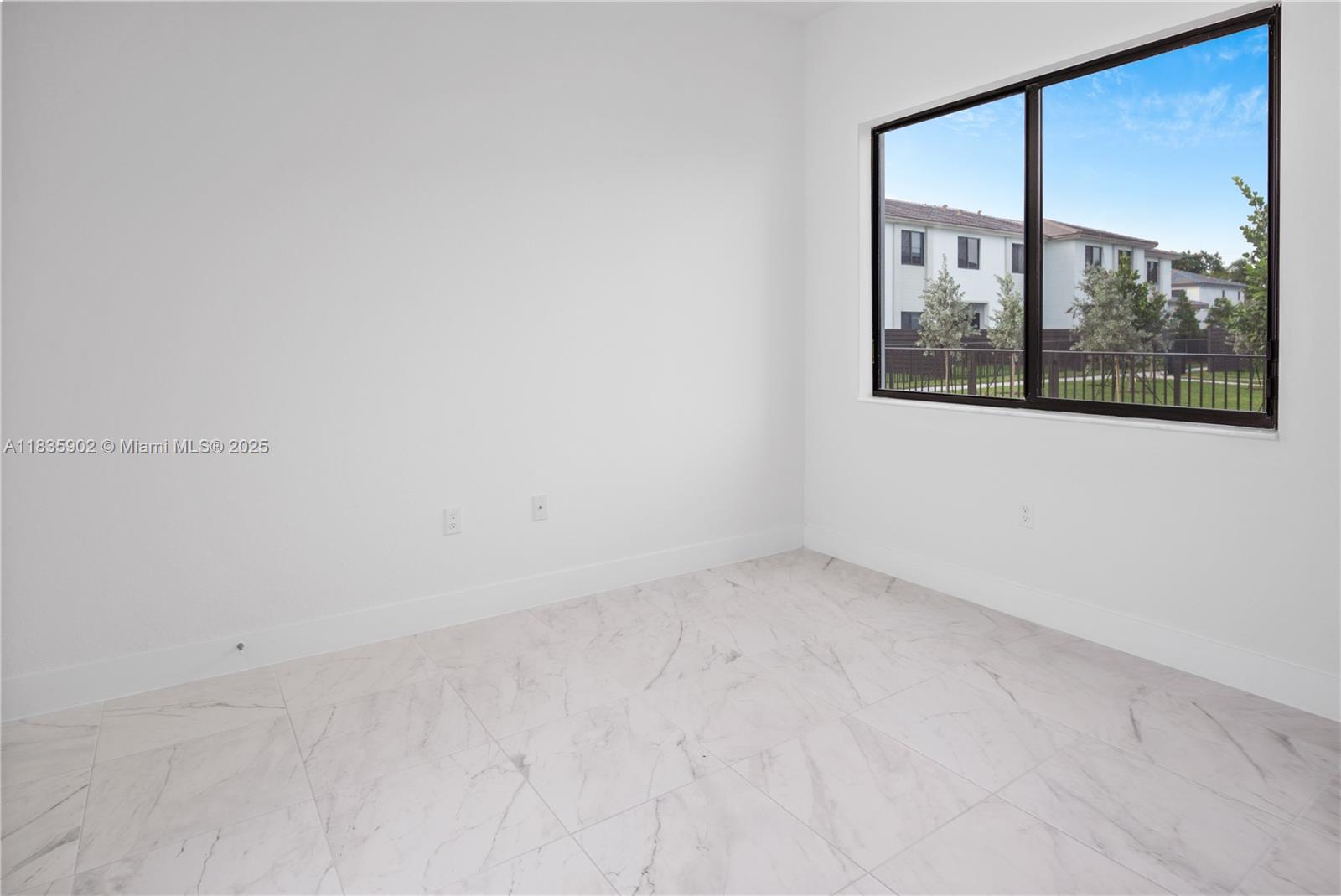 CENTRIS - Residential Lease