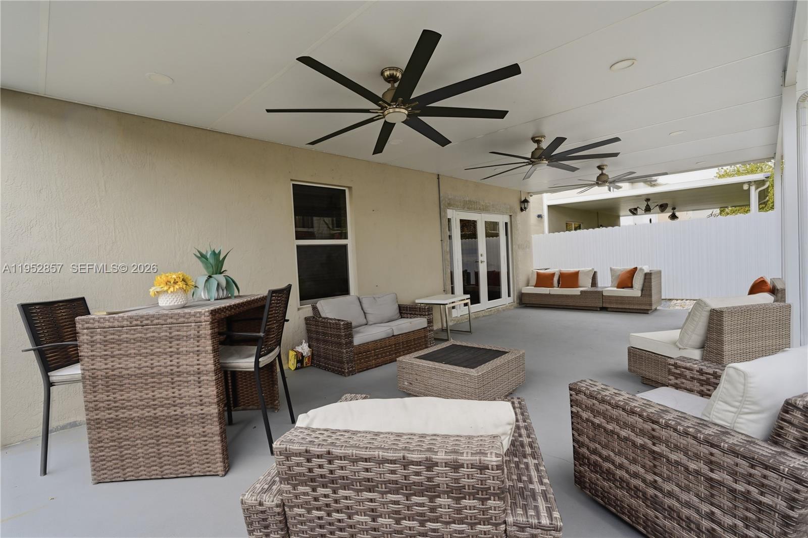 ROYAL HOMES WEST - Residential