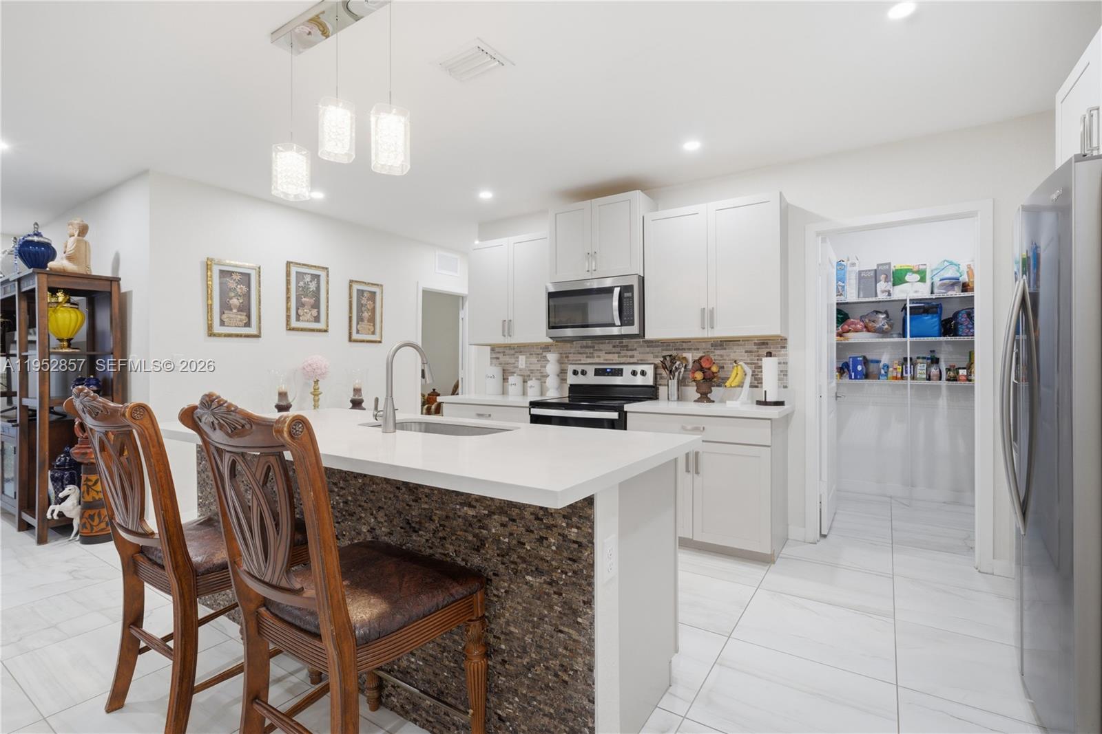 ROYAL HOMES WEST - Residential