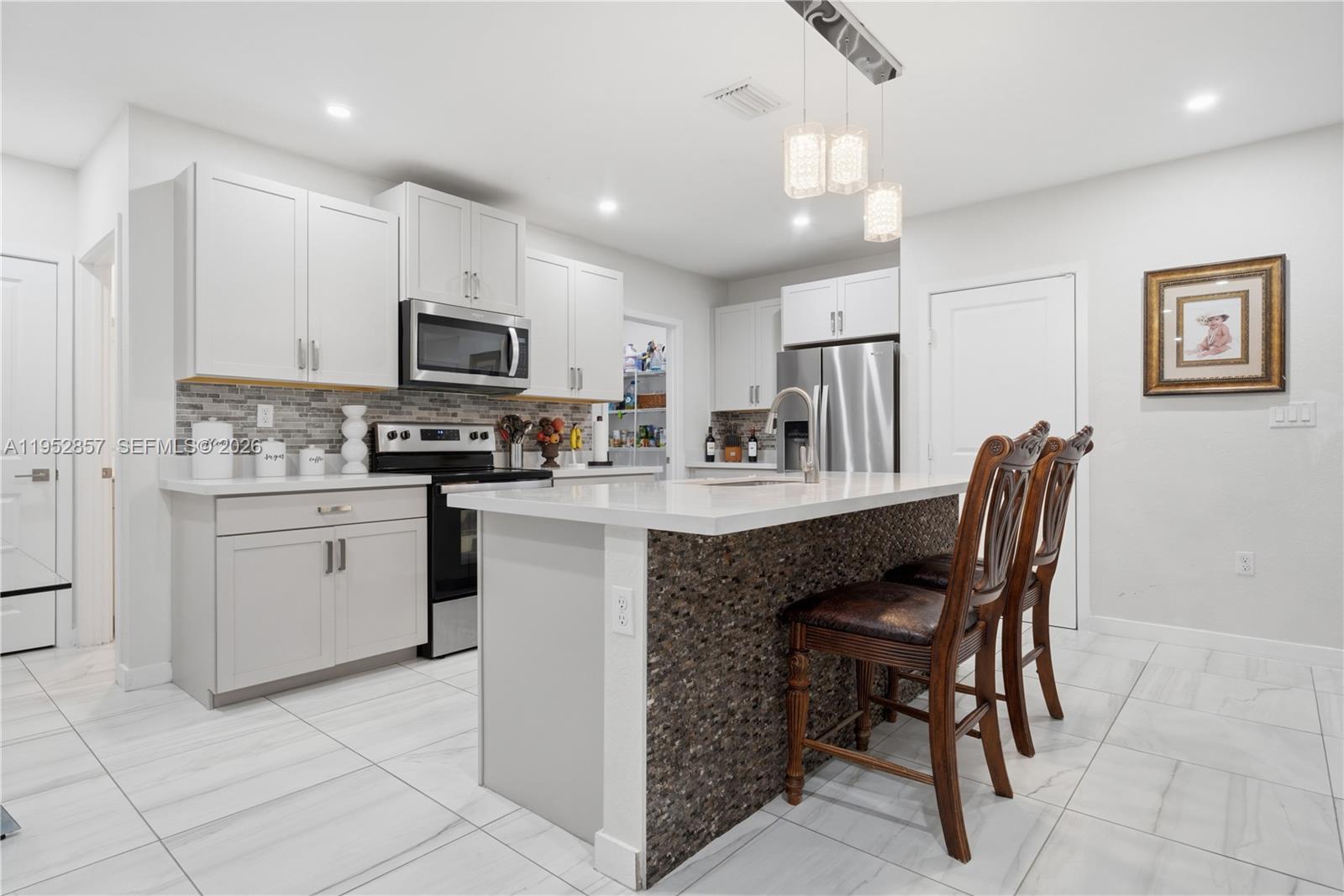 ROYAL HOMES WEST - Residential