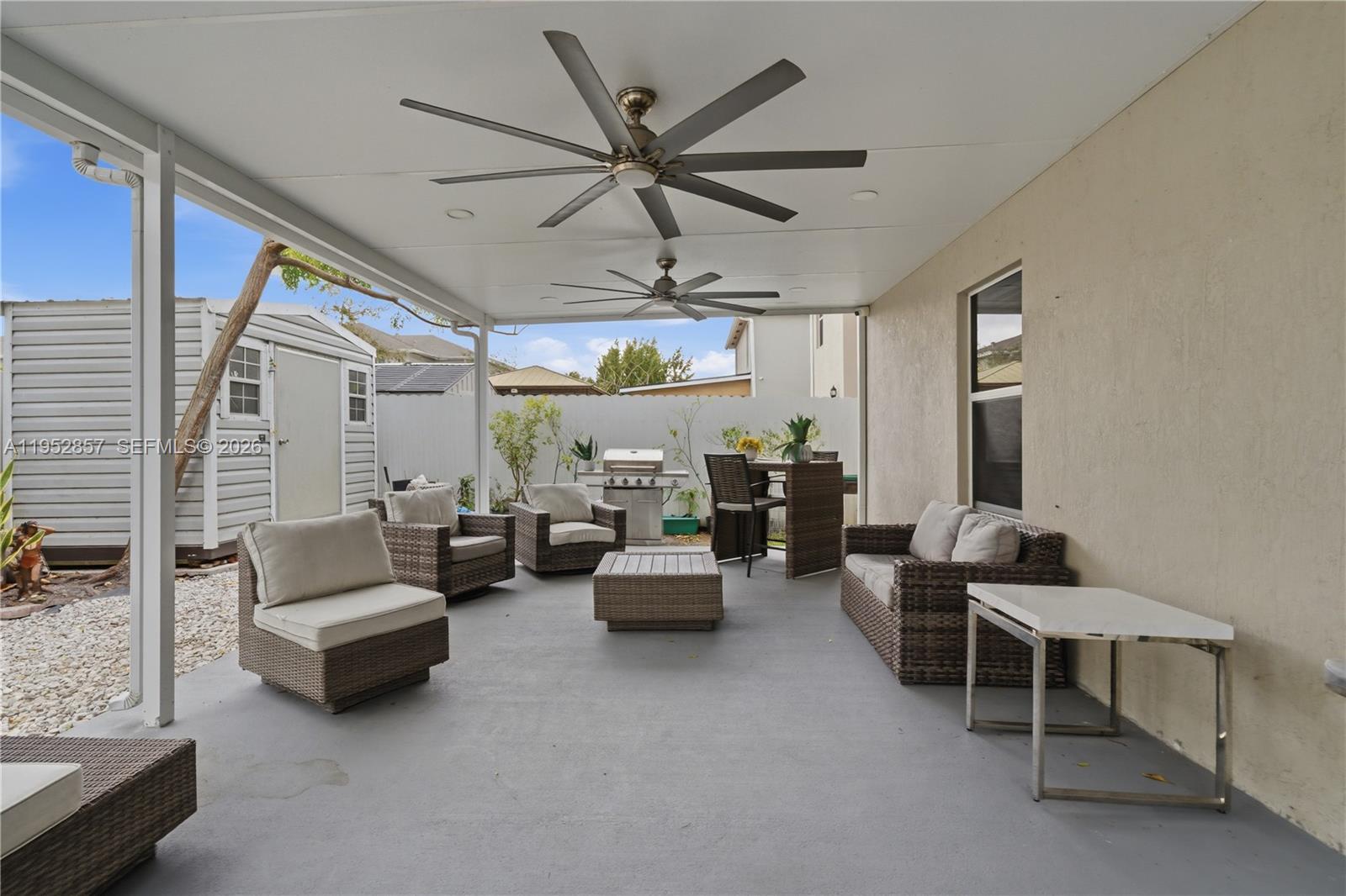 ROYAL HOMES WEST - Residential