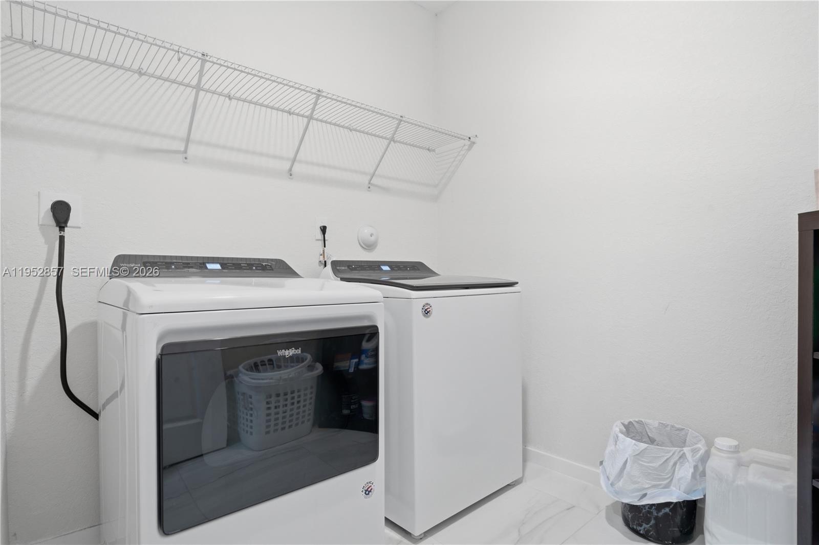 ROYAL HOMES WEST - Residential