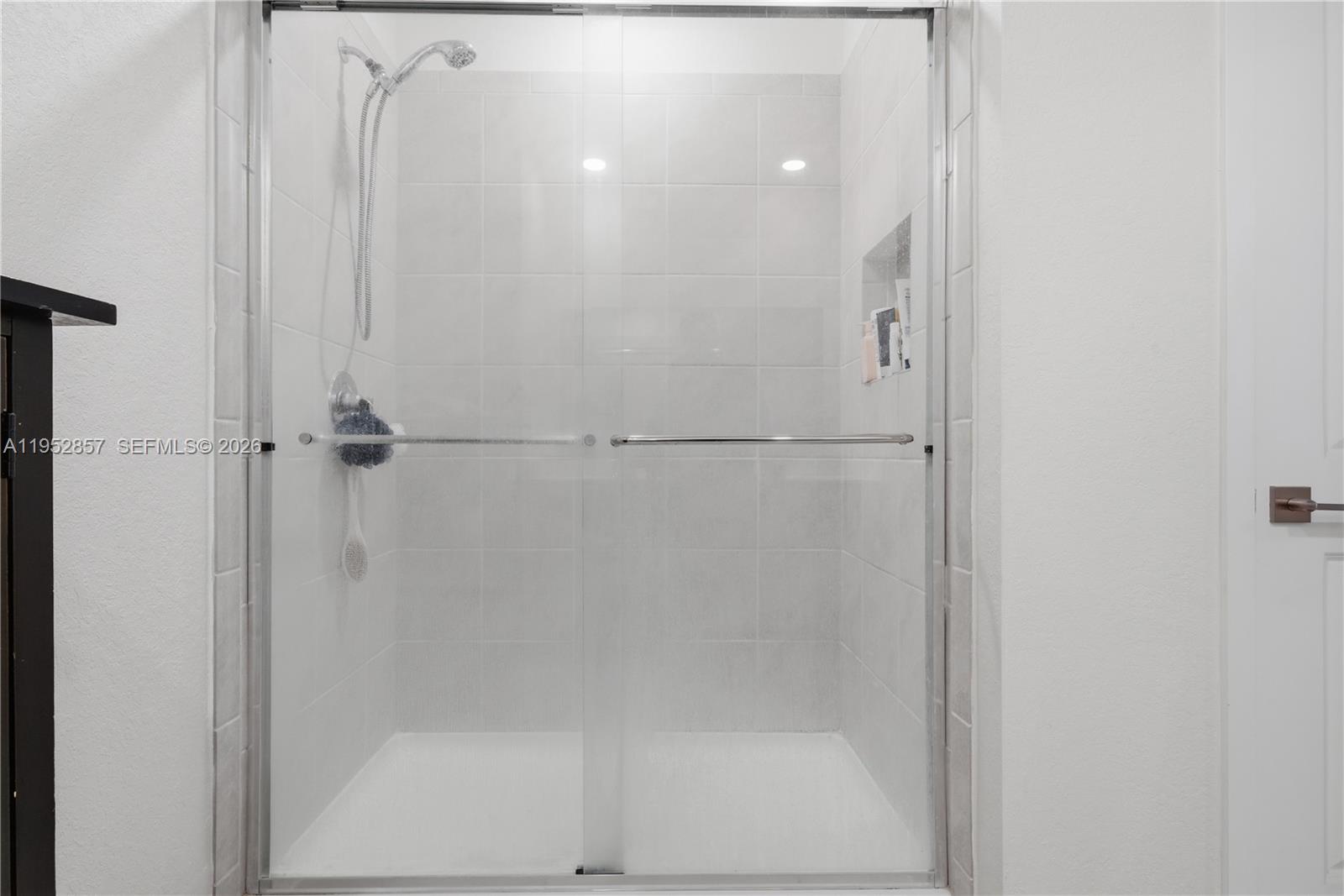 ROYAL HOMES WEST - Residential