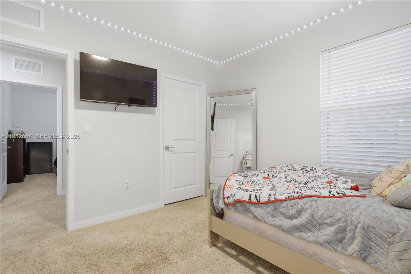 ROYAL HOMES WEST - Residential