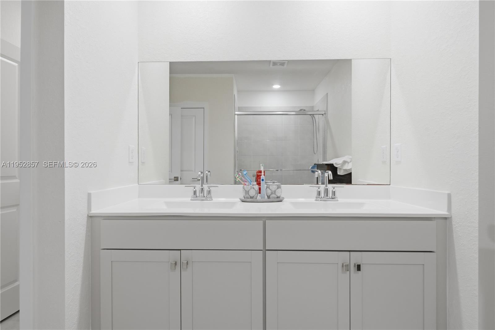 ROYAL HOMES WEST - Residential