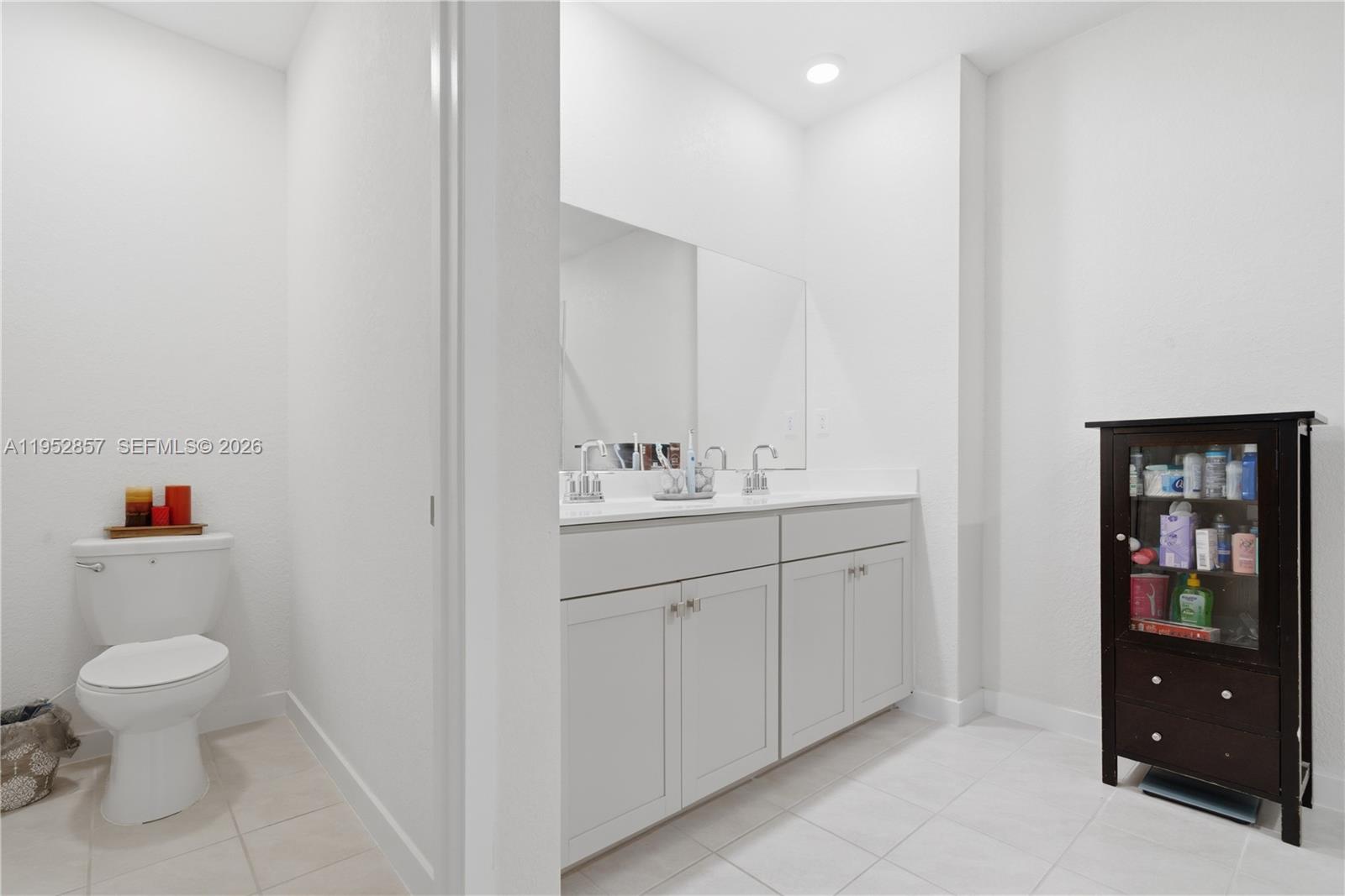 ROYAL HOMES WEST - Residential