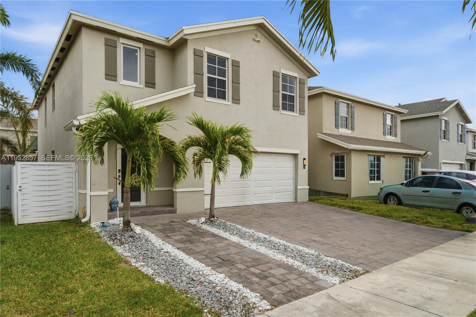 ROYAL HOMES WEST - Residential