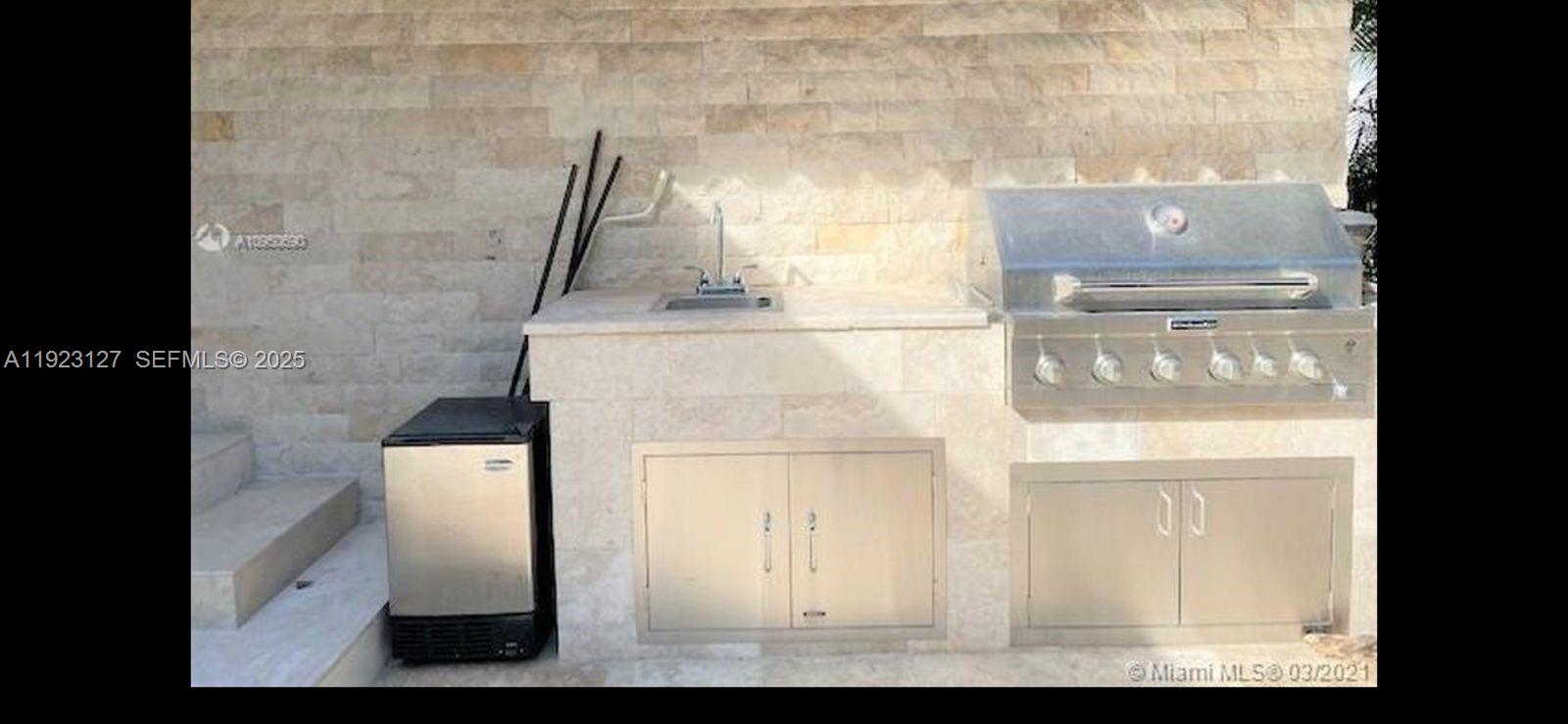 SANS SOUCI REV & AMD - Residential Lease