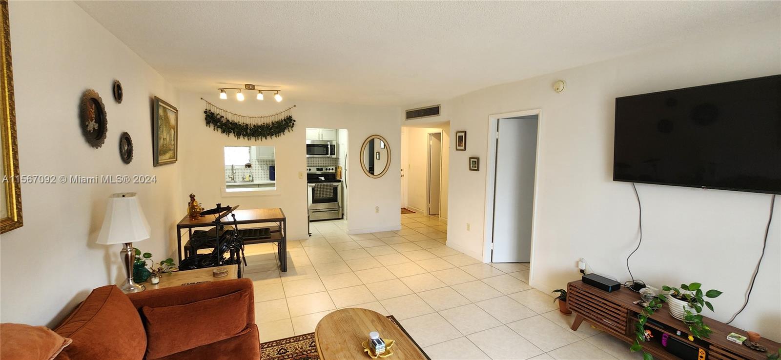 JADE WINDS GRP EASTER LIL - Residential