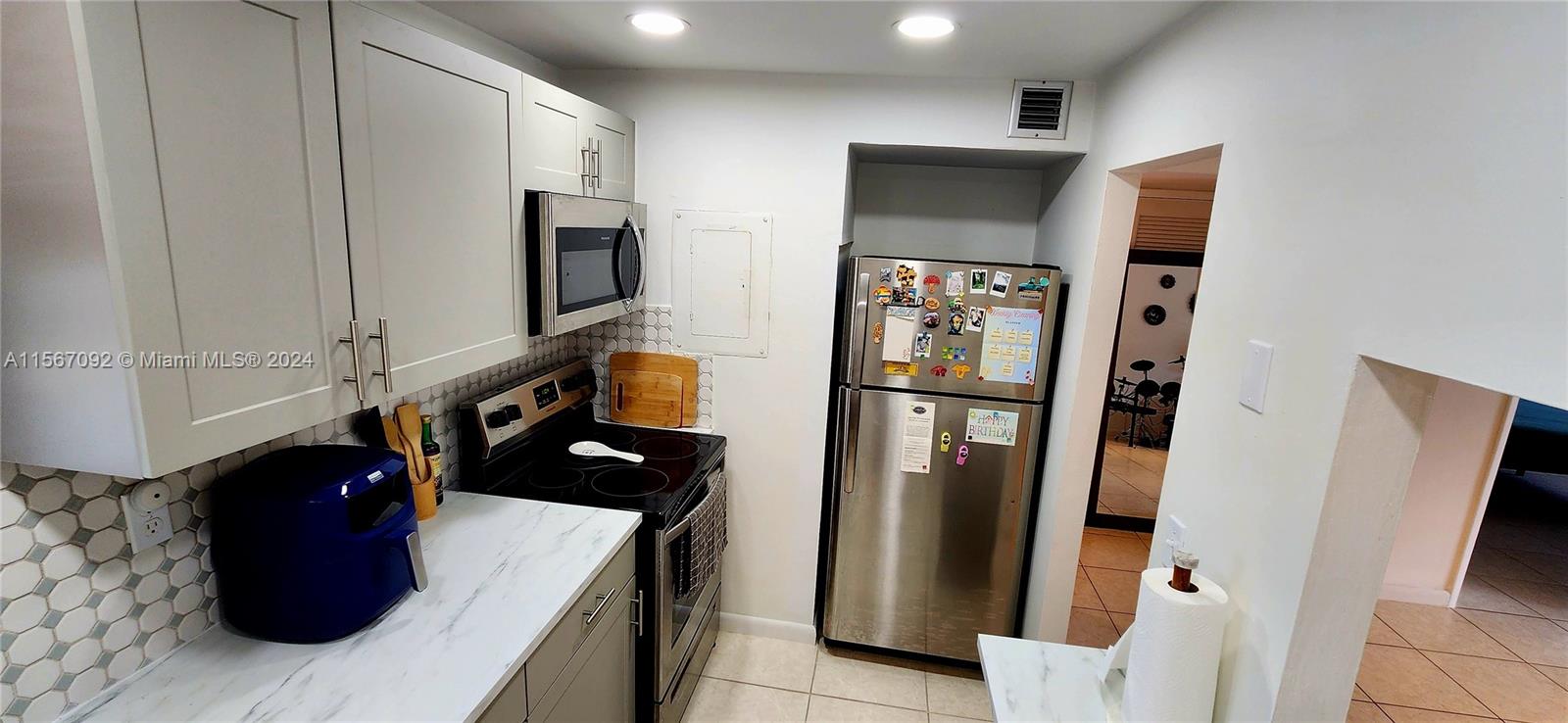JADE WINDS GRP EASTER LIL - Residential