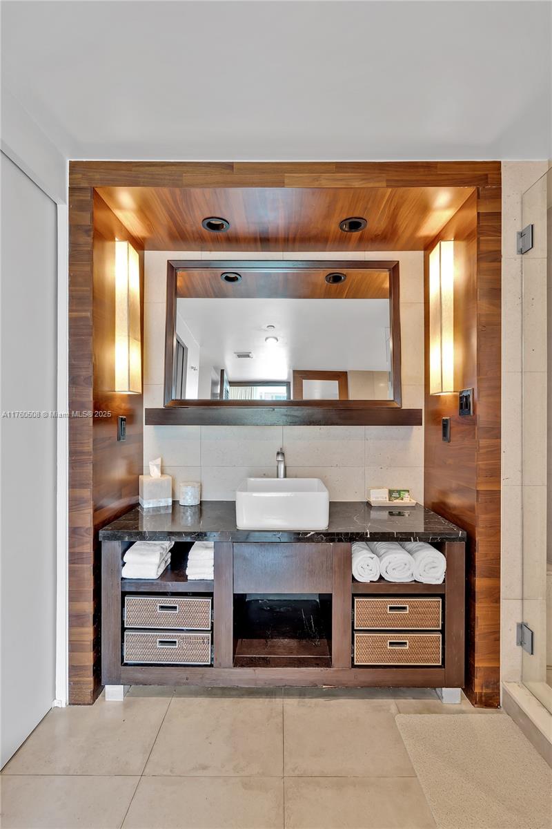 CENTRAL CARILLON BEACH CO - Residential