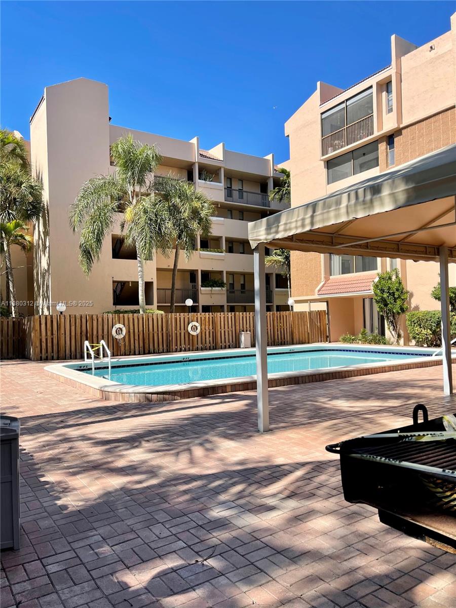 ROYAL PALM AT PLANTATION - Residential